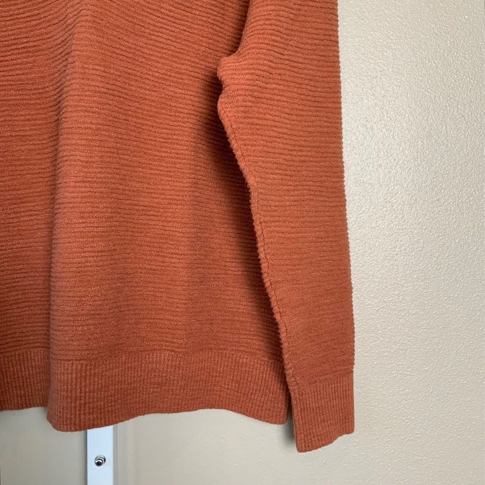 LOFT Raglan V-Neck Sweater - Picture 11 of 16